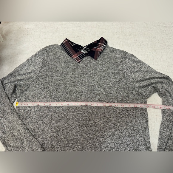 Zac & Rachel Gray and Black Lace Blouse - Picture 8 of 10